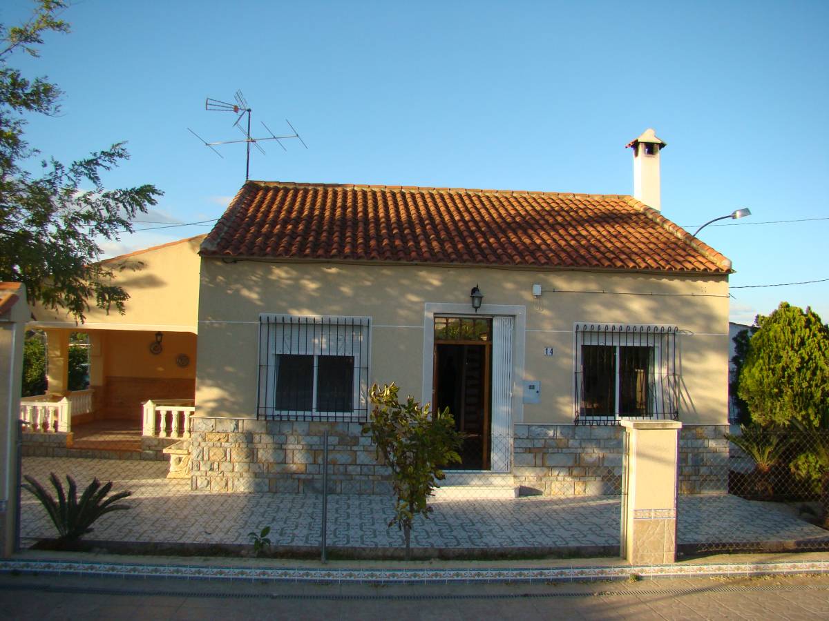 Chalet en Alquiler en huerta, Catral