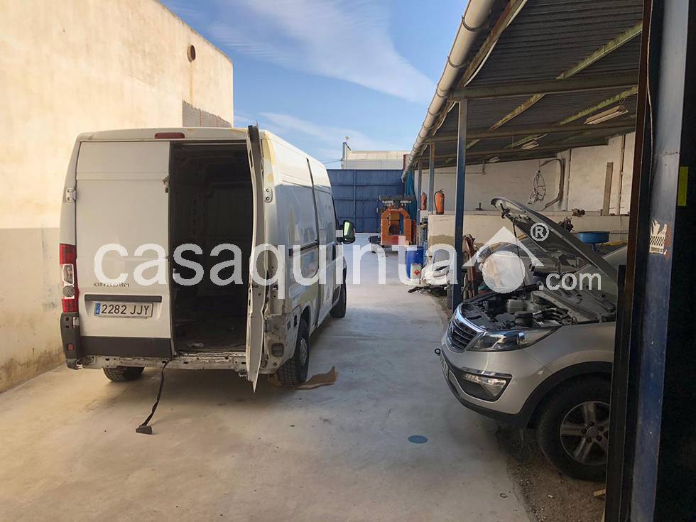 Entresuelo Comercial en Venta