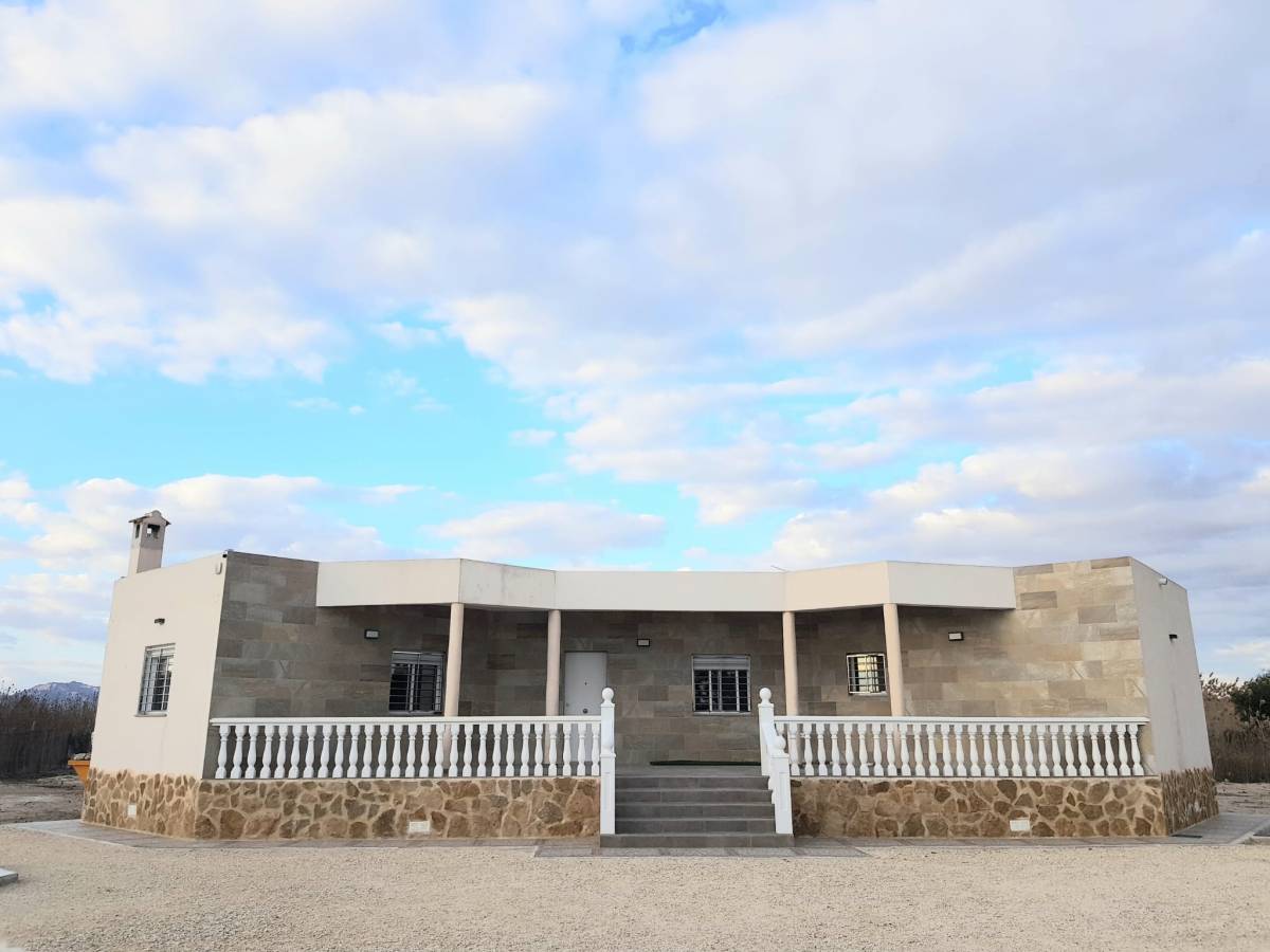 Chalet en Producto Bancario en huerta, Catral