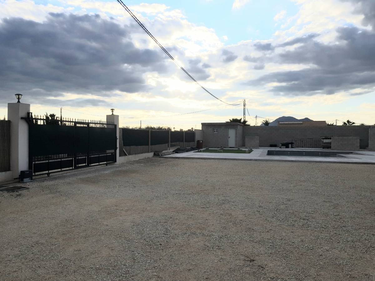 Chalet en Producto Bancario en huerta, Catral