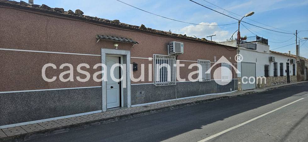 Casa con Terreno en Venta en LOS MONECILLOS, Granja de Rocamora